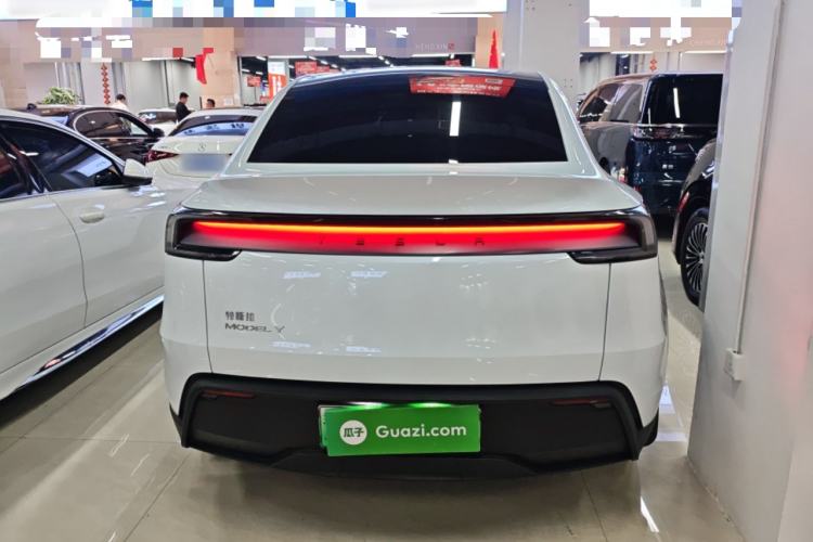 Used Tesla Model Y 2025 Rear-Wheel-Drive Version