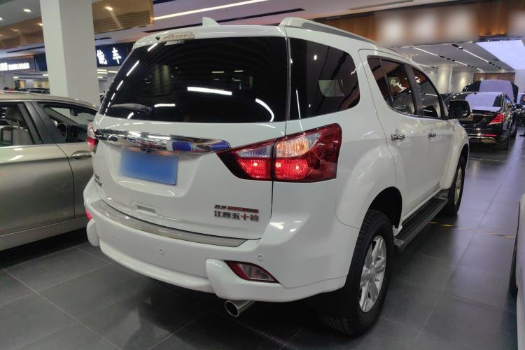 Used Isuzu mu-X 2015 2.5T Two-Wheel Drive Automatic Luxury Edition 7 Seats