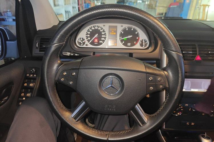Used Mercedes-Benz B-Class 2009 B 200 Fashion Model Steering Wheel