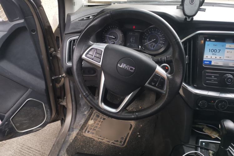 Used JMC Yuhu 5 2019 2.0T Classic Edition Diesel Automatic 2WD LX Long Wheelbase JX4D24A5L