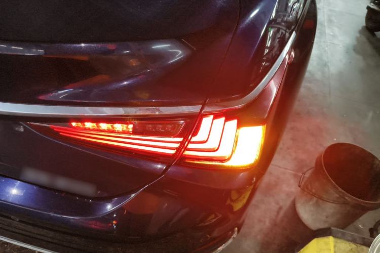 Used Lexus ES 2022 200 Excellence Edition
