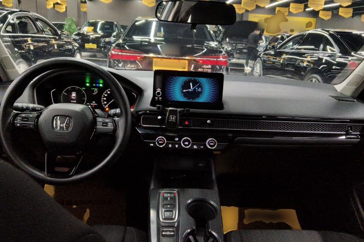 Used Honda Civic 2023 2.0L eHEV Pioneer Edition Center Console