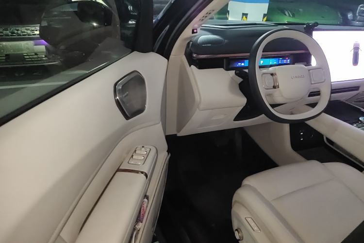 Used Lynk & Co 900 2025 2.0T Ultra
