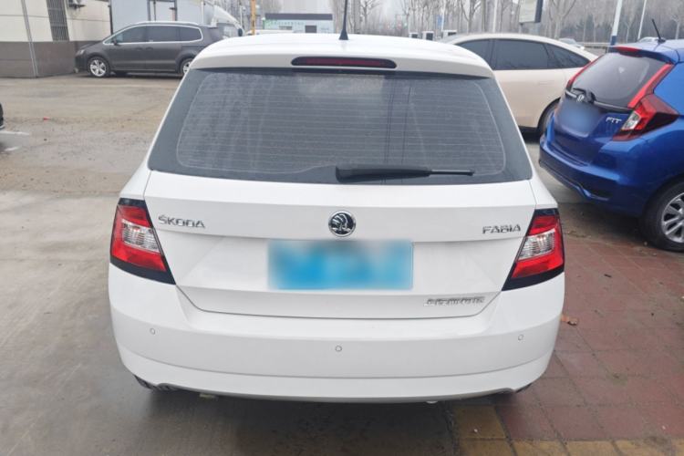 Used Skoda Fabia 2017 1.4L Automatic Car Enjoy Edition

