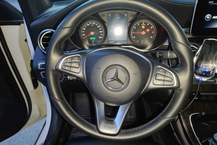 Used Mercedes-Benz GLC 2017 GLC 260 4MATIC Luxury Model