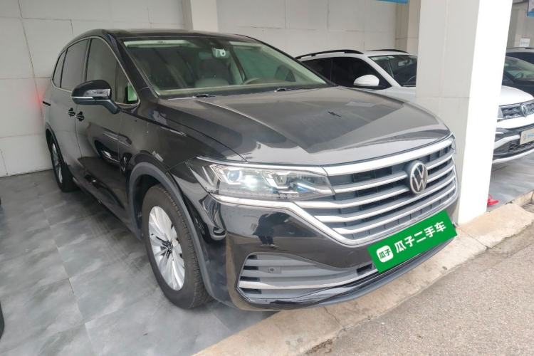 Used Volkswagen Viloran 2024 330TSI Business Edition Front Right 45 Deg