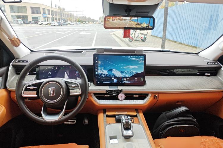 Used Tank 500 New Energy 2023 Hi4-T Center Console