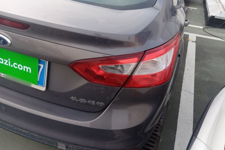 Used Ford Focus 2012 Sedan 1.6L Automatic Fashion Edition