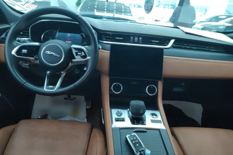 Used Jaguar F-PACE 2023 P250 R-Dynamic BLACK
