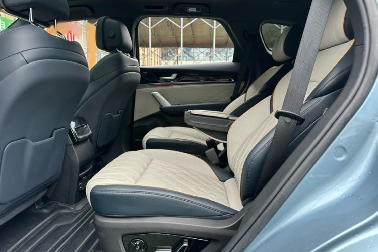 Used BYD Tang New Energy 2022 EV 635 km All-Wheel-Drive Flagship Model Interior 2