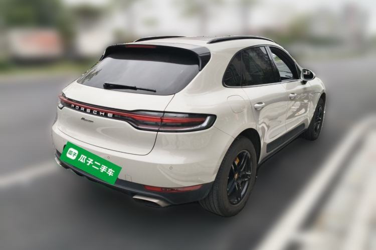 Used Porsche Macan 2018 Macan 2.0T Rear Right 45 Deg
