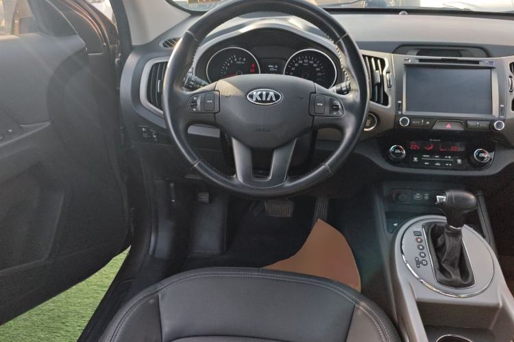 Used Kia Sportage R 2015 2.0L Automatic Two-Wheel Drive DLX Model
