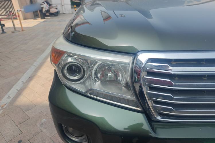Used Toyota Land Cruiser  Right Front Headlight