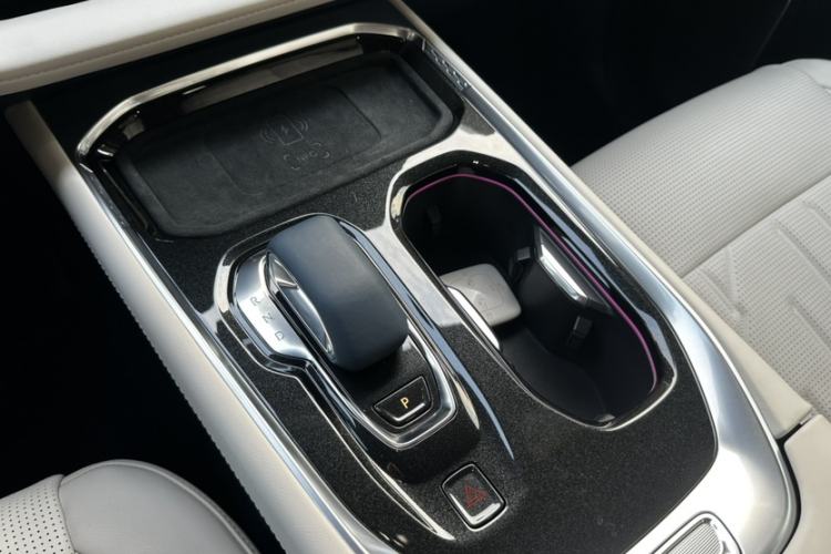 Used Zeekr 009 2024 7-Seater Aisle Version 108 kWh
