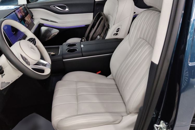 Used VOYAH Dream 2025 PHEV Four-Wheel-Drive Flagship Kunpeng Edition
