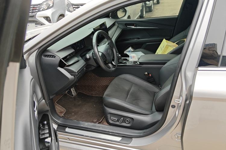 Used Toyota Camry 2024 Dual-Motor 2.0 HXS Sport Plus Edition Driver Seat