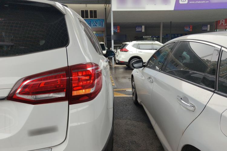 Used Haval H6 2017 Red-Label Sport Edition 2.0T Diesel Manual Two-Wheel Drive Elite Model China V Standard
