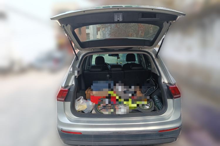 Used Volkswagen Tiguan L 2017 330TSI Automatic Two-Wheel Drive Luxury Edition Trunk