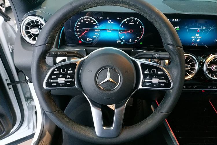 Used Mercedes-Benz GLB 2021 GLB 200 Fashion Model Steering Wheel