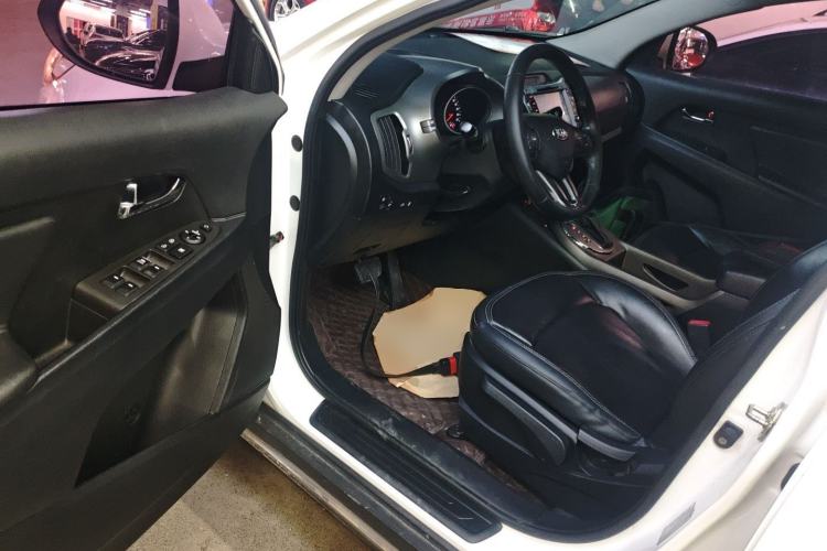 Used Kia Sportage R 2015 2.0L Automatic Two-Wheel Drive DLX Model Driver Seat