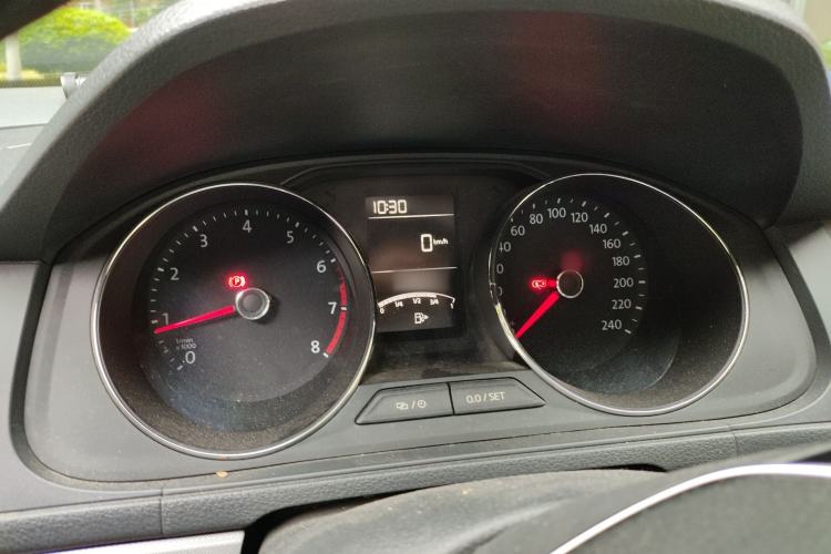 Used Volkswagen Lavida 2015 1.6L Manual Comfort Edition