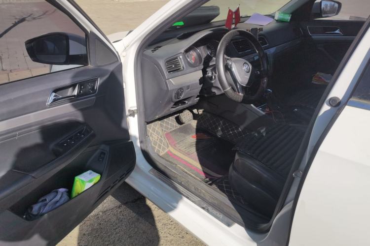 Used Volkswagen Lavida 2017 1.6L Automatic Comfort Edition
