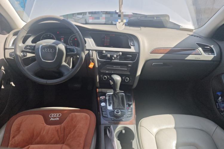 Used Audi A4L 2012 2.0 TFSI Automatic Technology Model Center Console