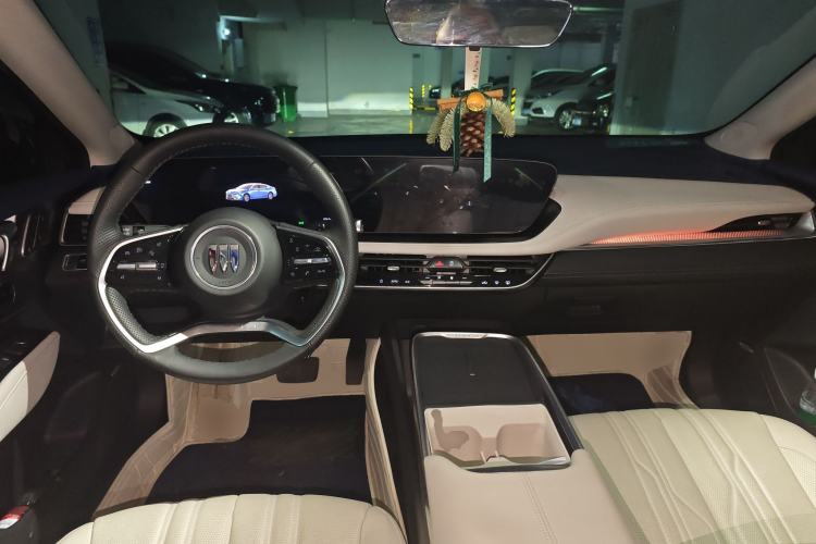 Used Buick LaCrosse 2024 Avia Edition Center Console