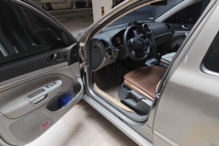 Used Skoda Octavia 2015 Classic Model 1.6L Manual Eado Version
