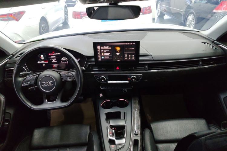 Used Audi A4L 2022 40 TFSI Luxury Dynamic Model
