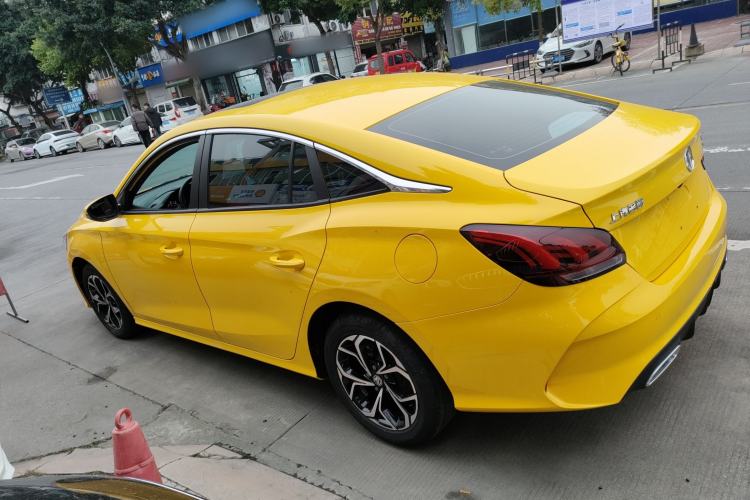 Used MG 5 2021 180 DVVT Manual Youth Luxury Edition Exterior 3