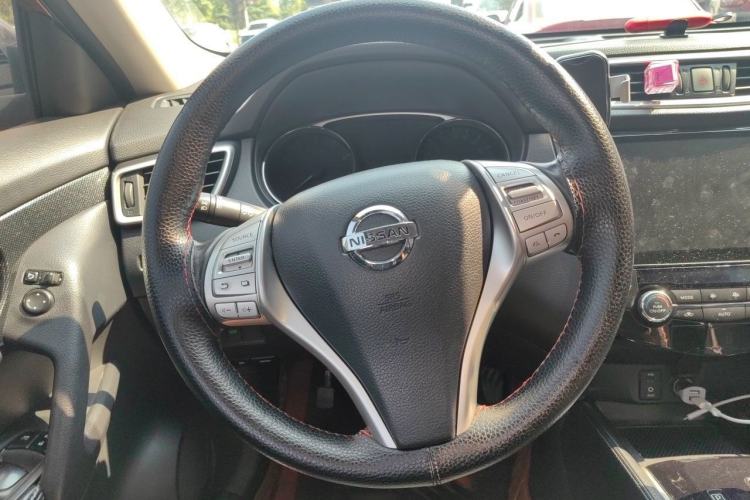 Used Nissan X-Trail 2014 2.5L CVT Leading Edition 4WD