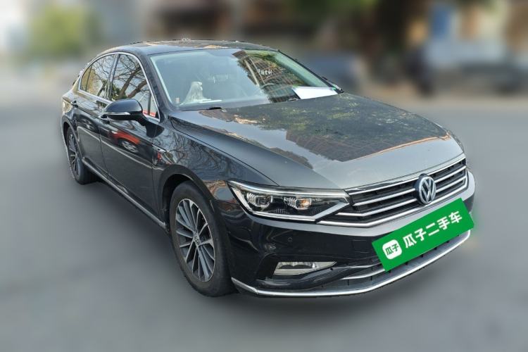 Used Volkswagen Magotan 2020 330TSI DSG Luxury Edition Front Right 45 Deg