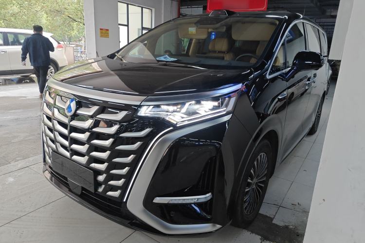 Used Denza D9 2025 DM-i Intelligent Drive 1020 Four-Wheel Drive Prestige Model