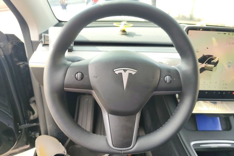 Used Tesla Model Y 2023 Rear-Wheel-Drive Version
