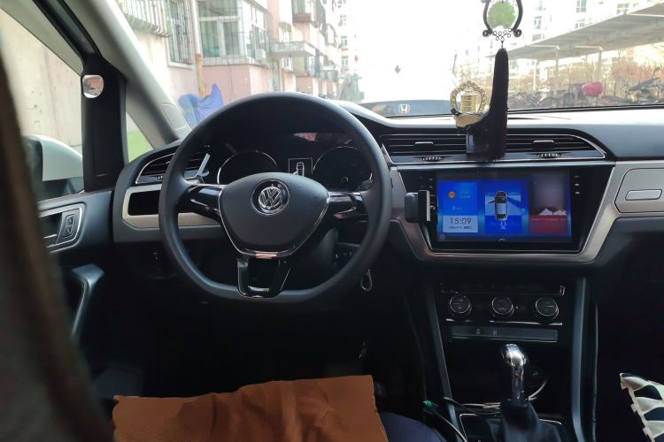 Used Volkswagen Touran 2016 Volkswagen Touran L 280TSI DSG Comfort Edition Steering Wheel