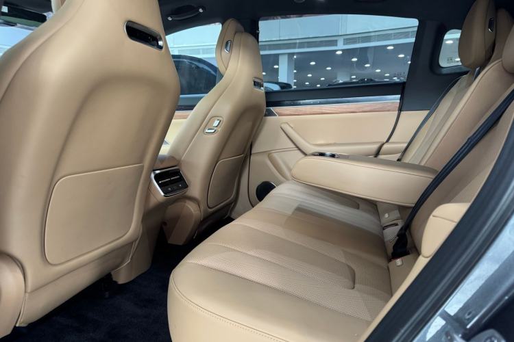 Used Hima Luxeed R7 2026 Model Range-Extending Max+ Interior 4