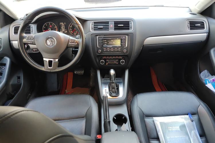 Used Volkswagen Sagitar 2014 1.4TSI Automatic Luxury Model Center Console