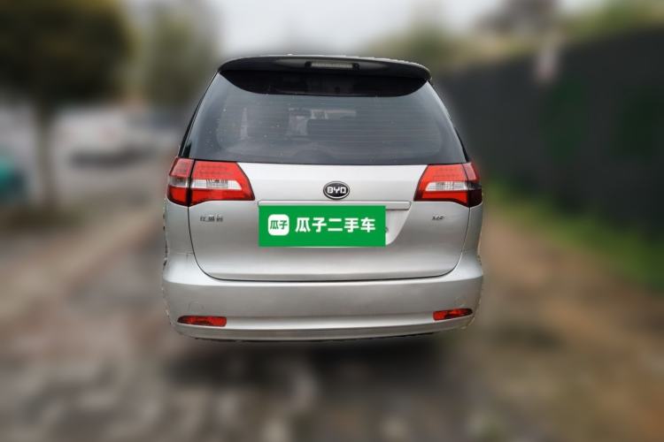 Used BYD M6 2013 2.0L Manual Comfort Edition
