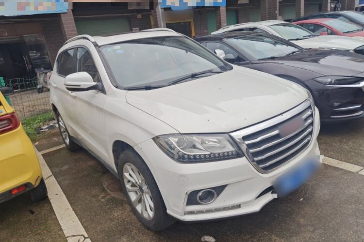 Used Haval H2 2017 Red-Label 1.5T Manual Two-Wheel-Drive Elite Model Front Right 45 Deg