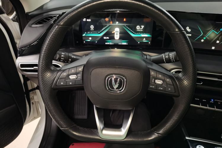 Used CHANGAN Eado 2021 PLUS Blue Whale NE 1.4T GDI DCT Flagship Model Steering Wheel