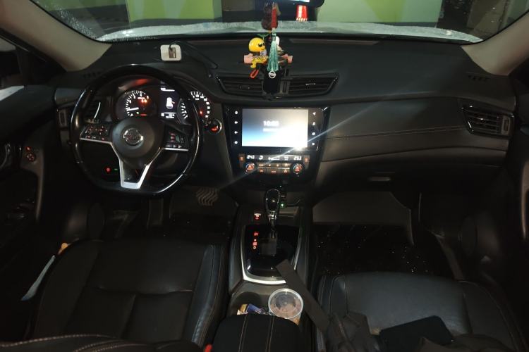 Used Nissan X-Trail 2020 2.0L XL ITS 3-Row CVT 2WD SmartConnect 7-Seater Comfort Edition Center Console