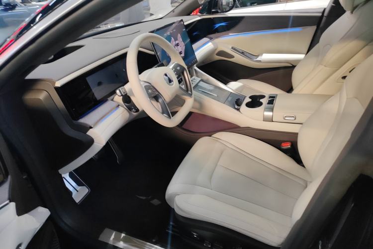 Used Denza Z9 2024 1100 km Four-Wheel Drive Max Version Left Front Seat