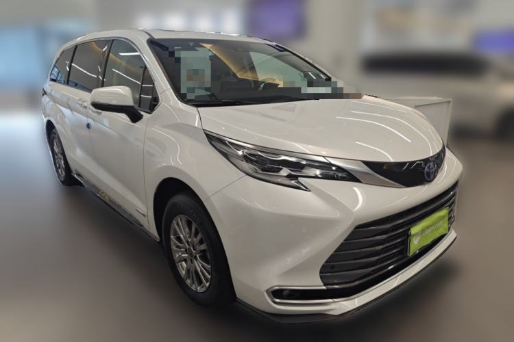 Used Toyota SIENNA 2021 2.5L Hybrid Luxury Edition Front Right 45 Deg