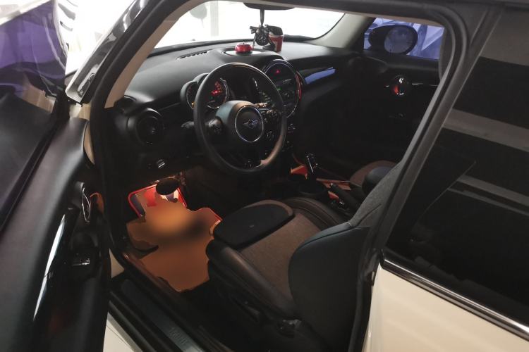 Used MINI 2019 1.5T COOPER Classic Edition Driver Seat