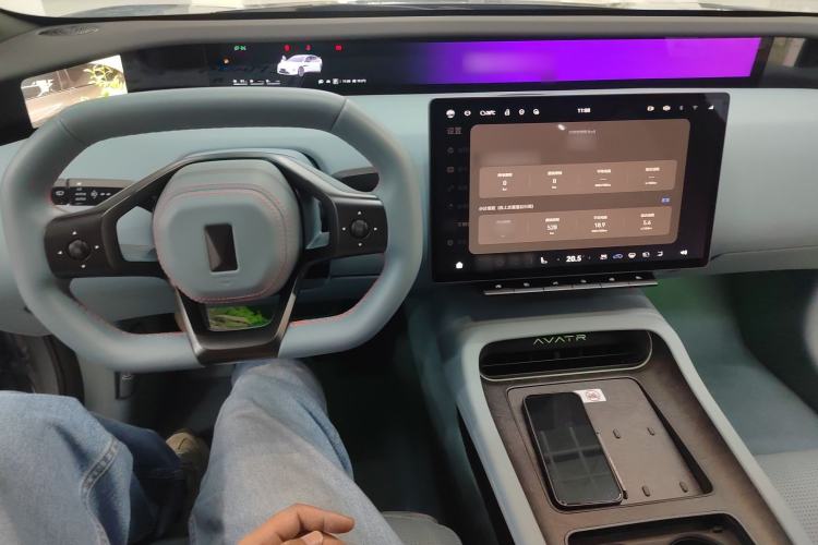 Used Avatr 12 2025 Year Updated Ultra Extended-Range Version Center Console