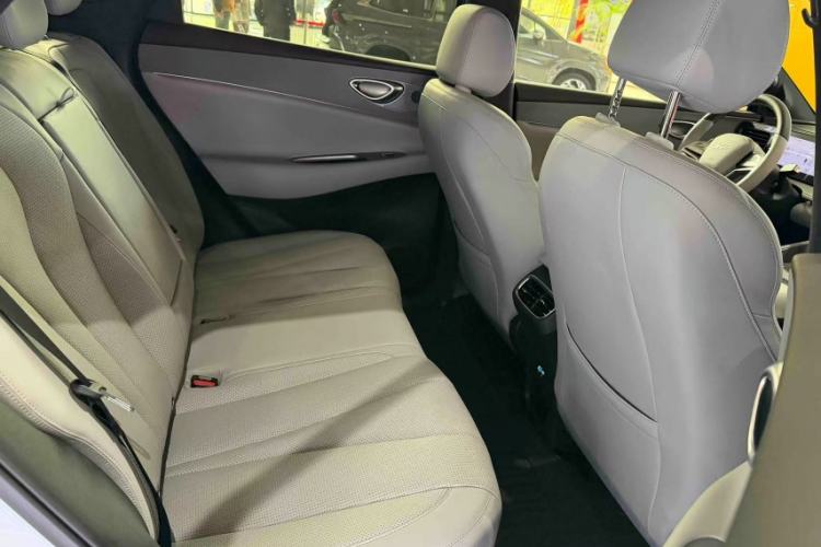 Used BYD Sealion 06 New Energy 2025 Model DM-i 170 Navigation Pro Edition Interior 9