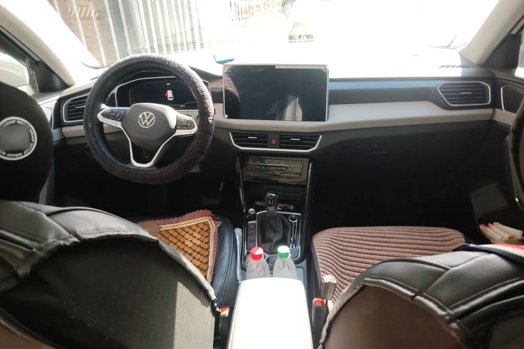 Used Volkswagen Tayron 2023 300TSI Two-Wheel-Drive Luxury Plus Advanced Edition Center Console