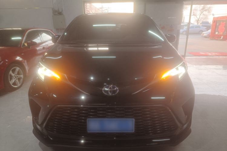 Used Toyota Granvia 2022 2.5L Hybrid Flagship Edition