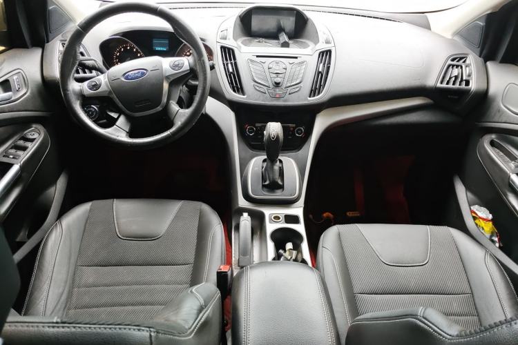 Used Ford Kuga 2013 1.6L GTDi Two-Wheel-Drive Comfort Model Center Console